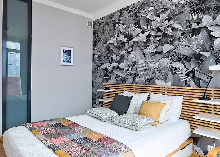 Modern And Cozy- Central Location-B11/13