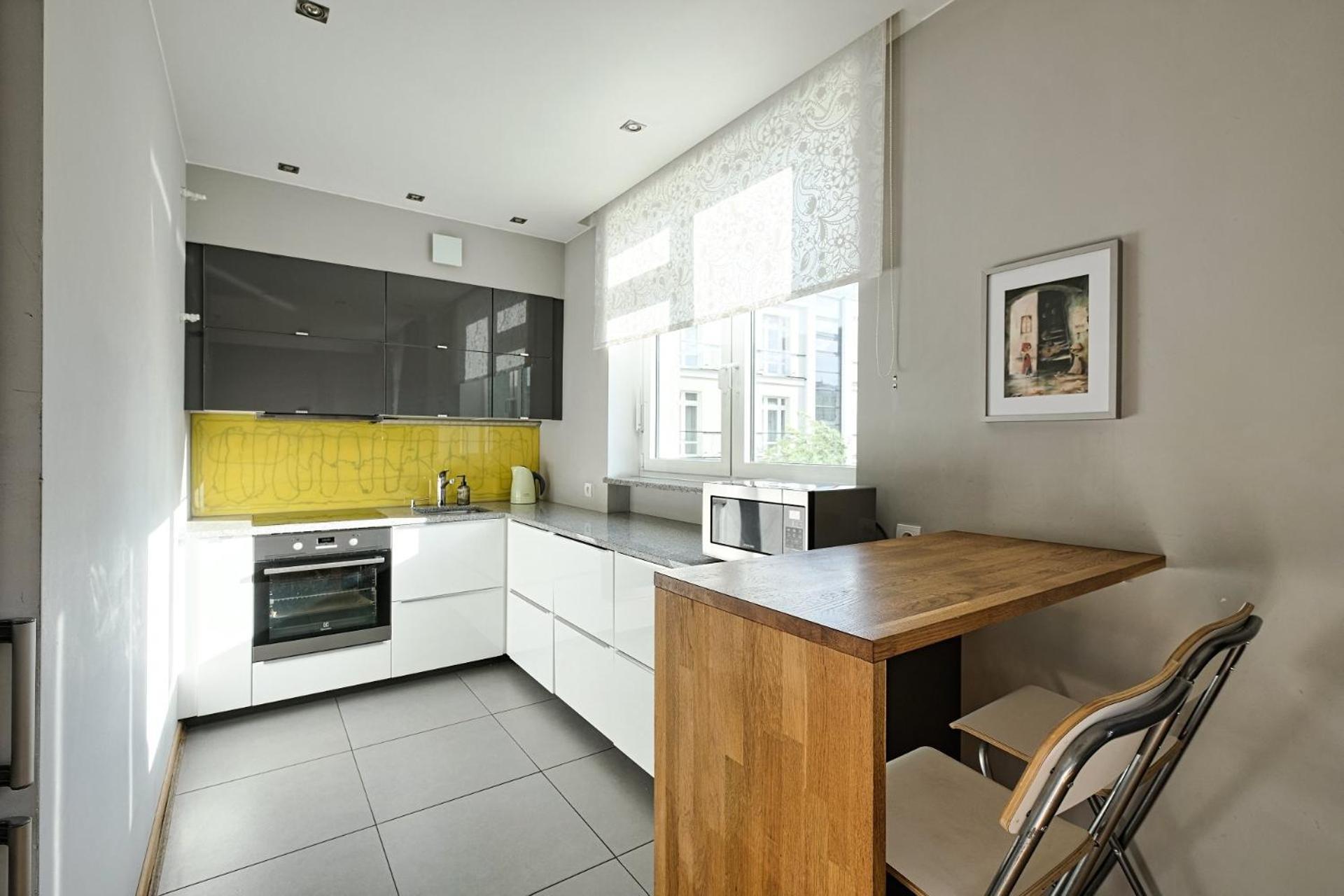 Apartment Modern And Cozy- Location-b11/13 *